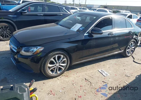 2017 Mercedes-Benz C 300 из США, поврежденный, VIN 55SWF4JB0HU198610